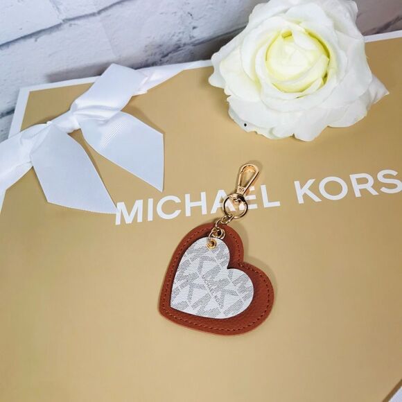 Michael kors HEART CHARM BROWN - Picture 1 of 6